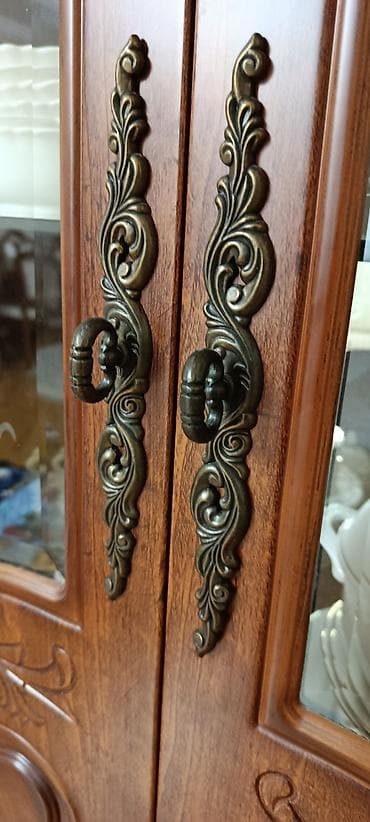 kitab tortu: Klassik üslubda vitrinli bufet/dolap - Razmer: en-2.05 sm/ hündürlük- — 5