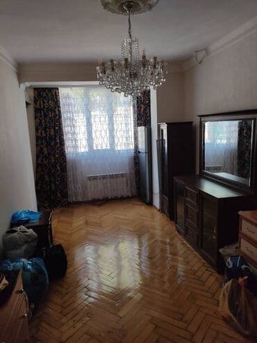 şirvan kiraye: 28 may metrosunun 3-cü çixişında yerləşən 5 mertebeli binanın 1-ci — 6