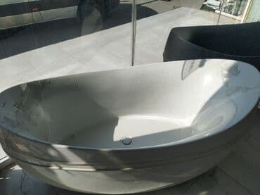 hamam akses: Ağ rəngli, oval formalı vanna otağı üçün nəzərdə tutulmuş vanna — 1