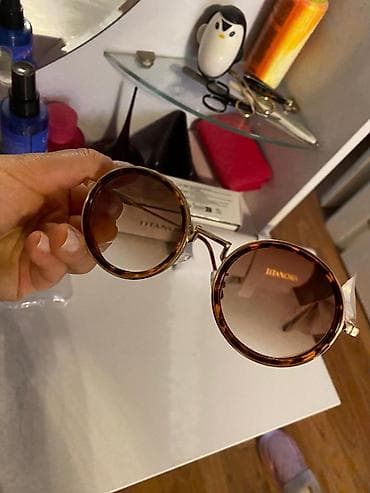 şəffaf eynək: Gün eynəyi — 4