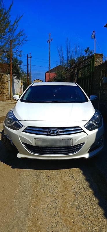 hunday avtobus: Hyundai i40: 1.7 l | 2014 il Sedan — 1