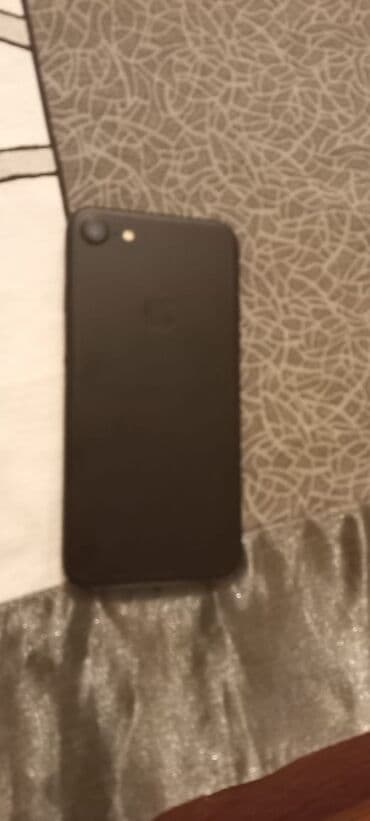 Apple iPhone: IPhone 7, 32 ГБ, Jet Black — 2