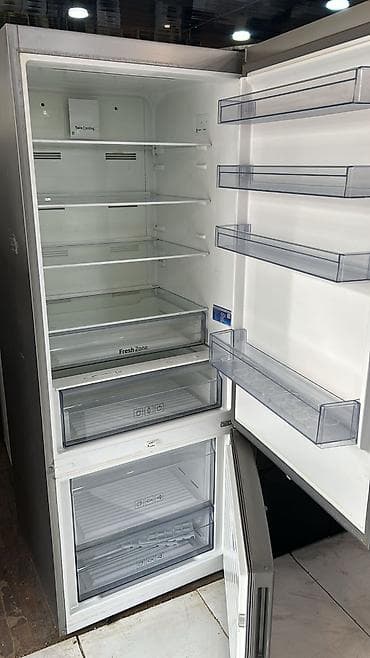 2 qapılı Samsung Soyuducu Satılır, rəng - Gümüşü