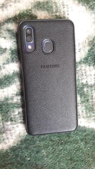 i̇phon: Samsung Galaxy A40, 64 GB — 2