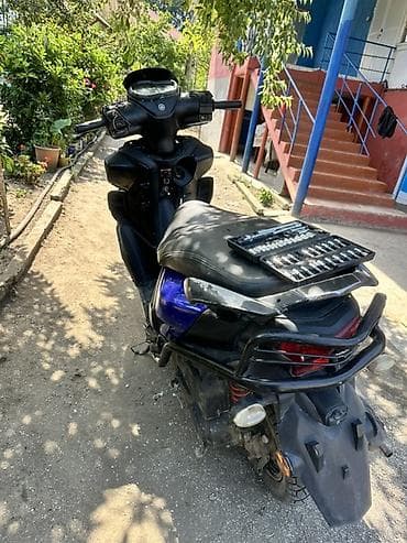 suktur: Yamaha skuter Mühərrik: benzin, avtomatik variator Kuzov: şəhər tipi — 4
