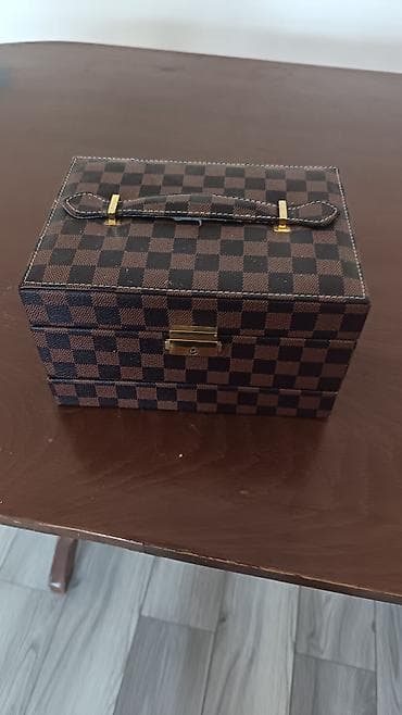 Sandıqlar: Zərgərlik üçün çox bölməli saxlanma qutusu - Kənar hissə — 1