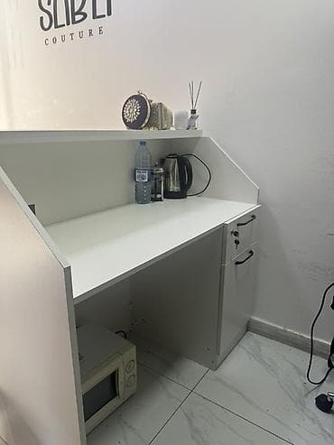 ikinci el çalışma masası: Ağ rəngdə resepsiyon/administrator masası - Material: laminat/MDF — 3