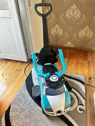 uşaq oyuncaqları robocar: Uşaq üçün itələmə saplı minik maşını - Rəng: mavi/ağ - Növ: ayaqla — 1