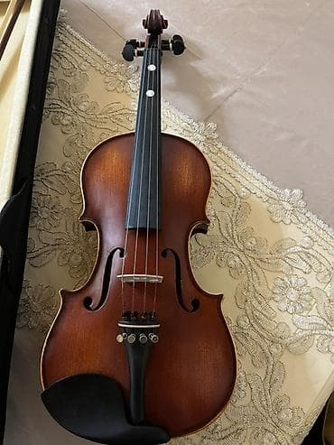 zerb aletleri: Skripka dəsti – 4/4 ölçü Tam komplekt: - 4/4 ölçülü skripka (tam — 5