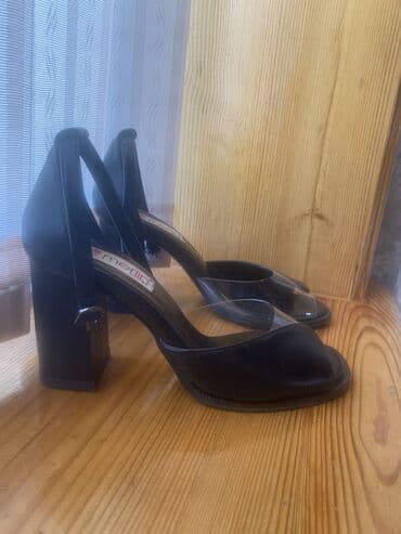 rezin qısa çəkmələr: Ölçü: 37, rəng - Qara, İşlənmiş — 1