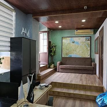 mebel fabrikləri: Icarəyə verilir – kiçik ofis sahəsi Ünvan: mərkəzi küçəboyu piyada — 7