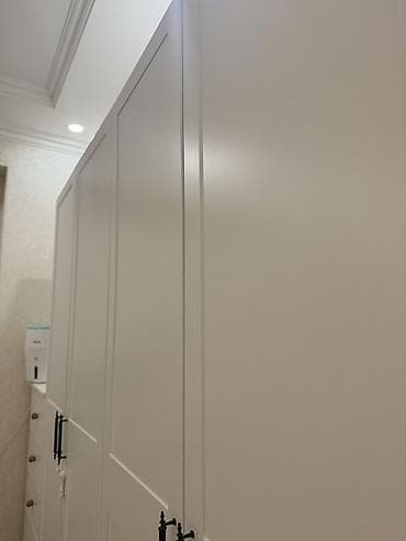 isqaf: Şkaf satılır. Ölçüləri: — eni: 200 sm — hündürlüyü: 230 sm — — 8