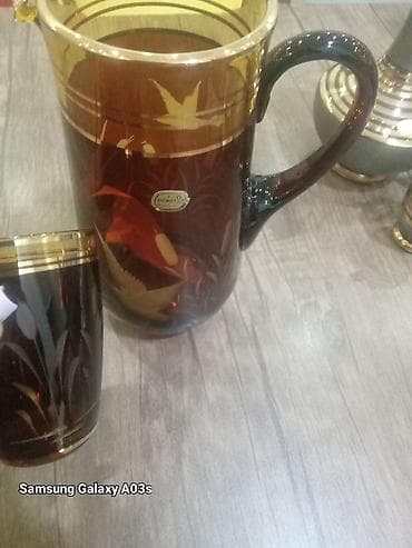 Rəng - Qəhvəyi, Şüşə