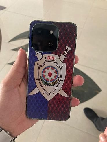 philips xenium 9@9d: Smartfon – damcı formalı ön kamera çıxıntısı olan tam ekranlı model — 2