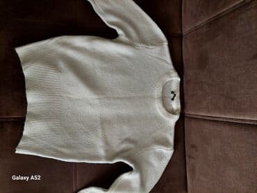 Sviterlər: Ağ rəngli, sadə dizaynlı trikotaj sviter. - Klassik dairəvi (crew — 2