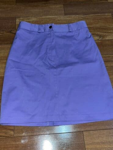 karandaş qadın ətəkləri: Bənövşəyi rəngdə qadın ətəyi. Gümüş düymə bağlaması. Müxtəlif gündəlik — 1