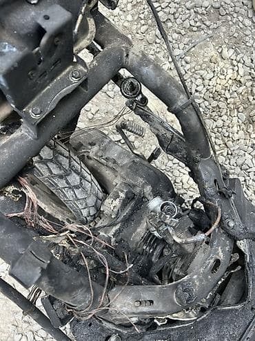 Moped/skuter üçün ehtiyat hissələri paketi Fotolardakı skuter