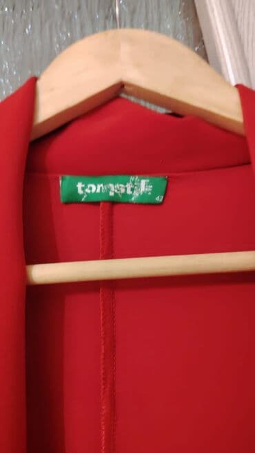 Пальто: Qırmızı qadın kimono-jaket - Brend: Tomsit (etiketdə “Tomsit”, ölçü — 3