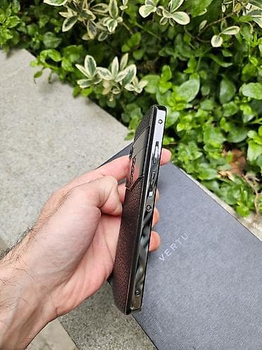 simes telefon: Vertu Aster, 128 GB, rəng - Qara, Face ID, Sensor, Simsiz şarj — 5