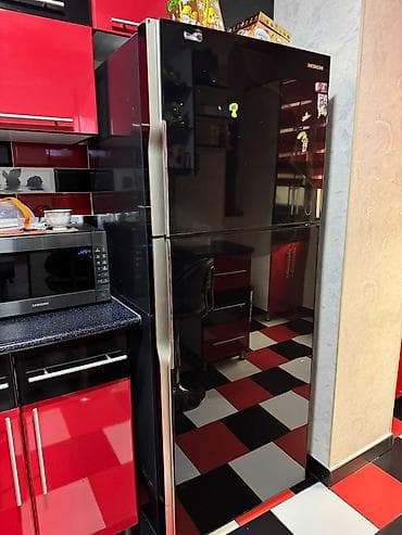 *Soyuducu satilir*
*qiyməti 330 manat*
*ünvan Hövsan ź⁹⁰👩🏻‍💻* — 1