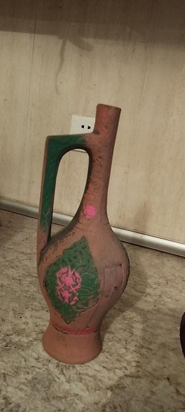 gülle: Bir vaza, Keramika — 1