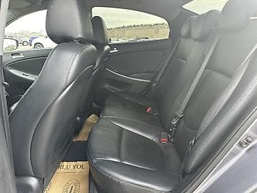 Hyundai Accent: 1.4 l | 2016 il Sedan — 7