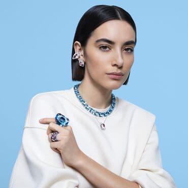 sirqalar qizil: Sırğa, Swarovski, Ünvandan götürmə — 3