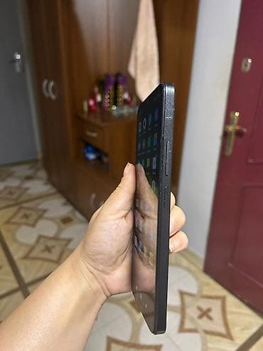 xiaomi mi s: Redmi smartfon - Model: Redmi (arka paneldə “Redmi” loqosu). Arxa — 6