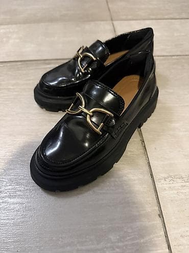 bot 38: Usaq loafer ayaqqabıları - Rəng: qara, parlaq (laklı effekt) - Üst — 1