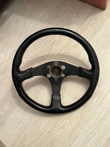 vossen disk teker: Momo Rul,Sükan
Şəkildə göründüyü kimidi
Universaldı
Ələ yatımlı ruldu — 1