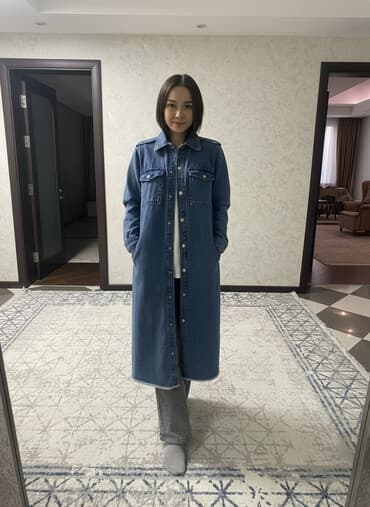 Cins pencək,baha alınıb,bir ya da iki dəfə geyilib,15-20dəqiqəlik.Yeni