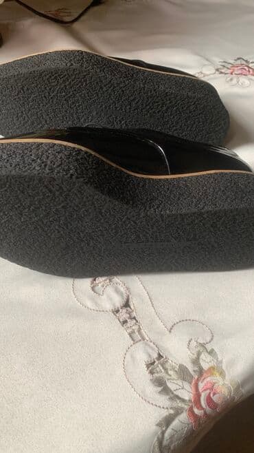 женские толстовки на молниями: Туфли, Zara, Размер: 36.5, цвет - Черный, Б/у — 5