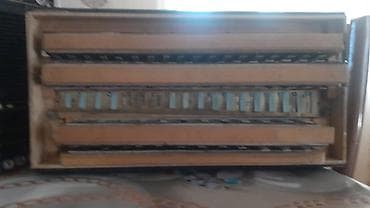 elektron gitara yolana: Sədəf naxışlı qarmon satılır. Korpus qara laklıdır, üzərində sədəf — 5