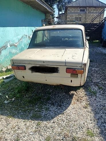 e39 radiator: VAZ 2101 “Jiquli” sedan - Korpus: 4 qapılı, bej rəng. Xrom çərçivəli — 1