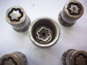 запчасти на форд: Ford markası üçün "Sekret" teker boltları Amerikadan gəlib originaldı — 4