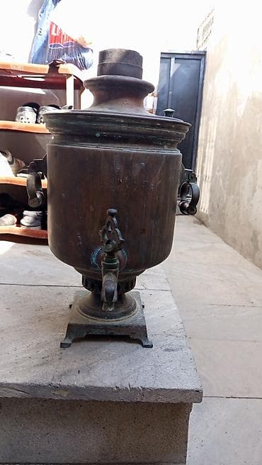 mis kulcə: Məhsul: Köhnə mis samovar Təsvir: - Material: Tam metal gövdə — 3