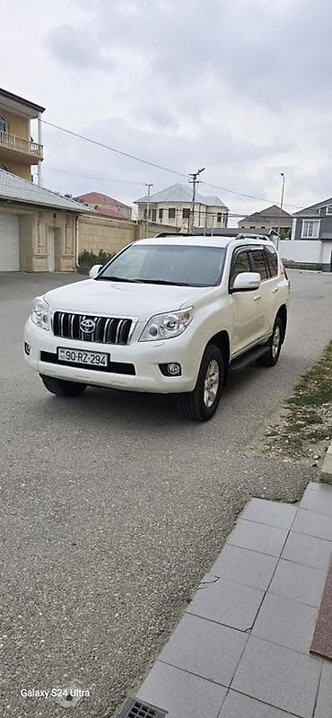 multi sukan: Toyota Land Cruiser Prado, ağ rəng, 5 qapı, 7 yerlik salon. Güclü tam — 2
