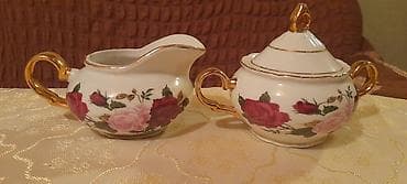 konyak dəsti: Klassik dekorativ süfrə dəsti və porselen aksesuarlar 1) Şüşə qraf və — 2