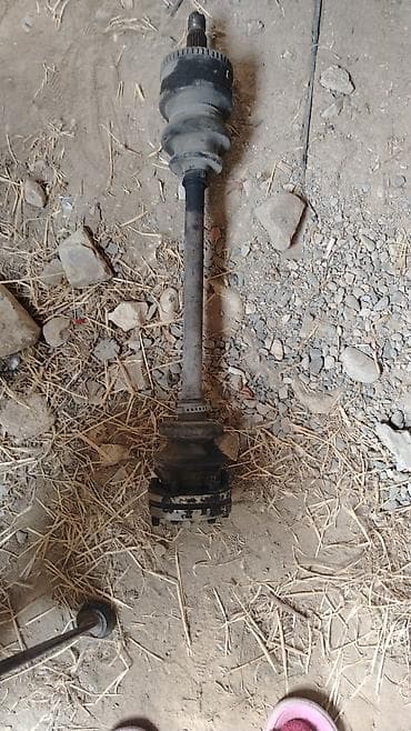 Avtomobil üçün ön ox/şrus (yarımox) komplekti qiranatlar 3eded var -