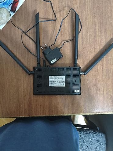 Masaüstü kompüterlər və iş stansiyaları: Salam router 4-5 ay işlədilmişdir. Normal qiyməti 100-dən aşağı tapa — 2