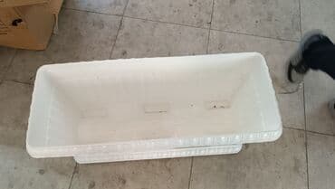 ezvay bitkisi: Dibçək Ağ rəngdə kvadrat uzun dibçək — bağ, eyvan və ya interyer — 4