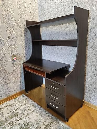 stolustu: Kompüter masası — 1