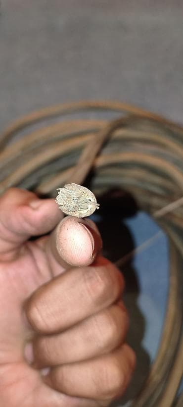 tekstil stul uzlukleri: Qaynaq Aparatı Üçün Kabel Sovetden qalma Işlənməmiş 36 metr mövcuddur — 4