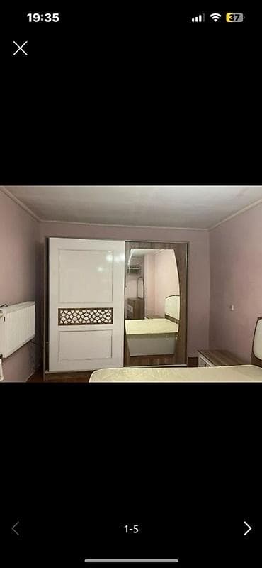 bakixanov evler: Bu iki otaqlı mənzil yataq otağı və mətbəxdən ibarətdir. Yataq — 4