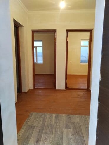 ehmedlide ucuz evler: 2 otaqlı bir metbex geniş kaldor tam əşyali heyet evi qobu qesebesi — 1