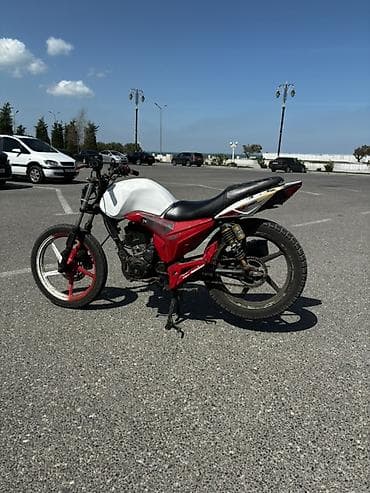 Motonun yungul kametikaya ehtiyaci var motor koropka ideal veziyetdedi