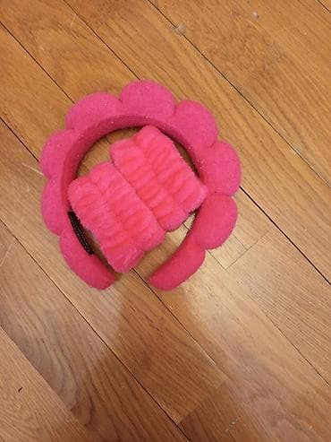 bijuteri: Məhsul: Qızlar üçün parlaq çəhrayı aksessuar dəsti Tərkib: - 1 ədəd — 1