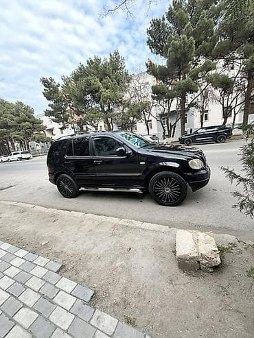 panarama ce kılas: Mercedes-Benz ML 320: 3.2 l | 2000 il Ofrouder/SUV — 9