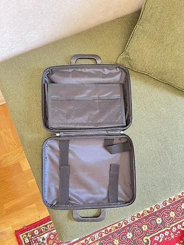 notbuk cantasi: Sərt korpuslu noutbuk çantası - Material: teksturalı süni dəri səth — 3