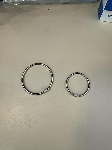 idman geyim: Paslanmayan poladdan dairəvi halqa bağlayıcı (snap ring/keyring stili) — 3